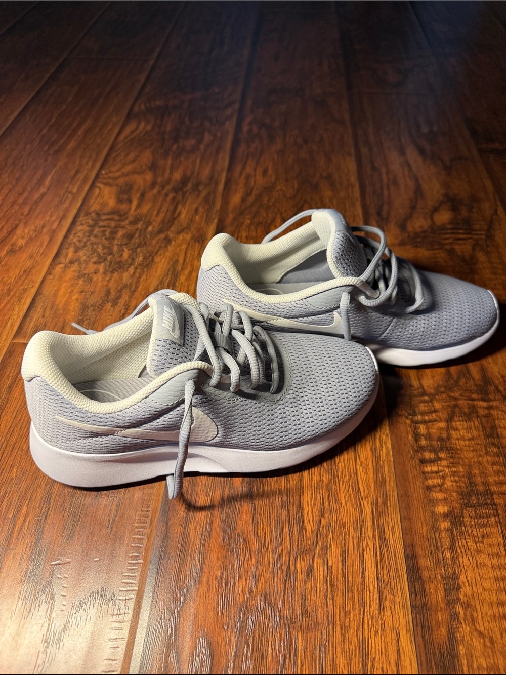 Nike Women's Light Grey Mesh Sneakers. Brand new, no box. Woman’s 6.5